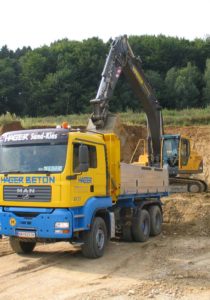 hager-erdbau-LKW-Bagger